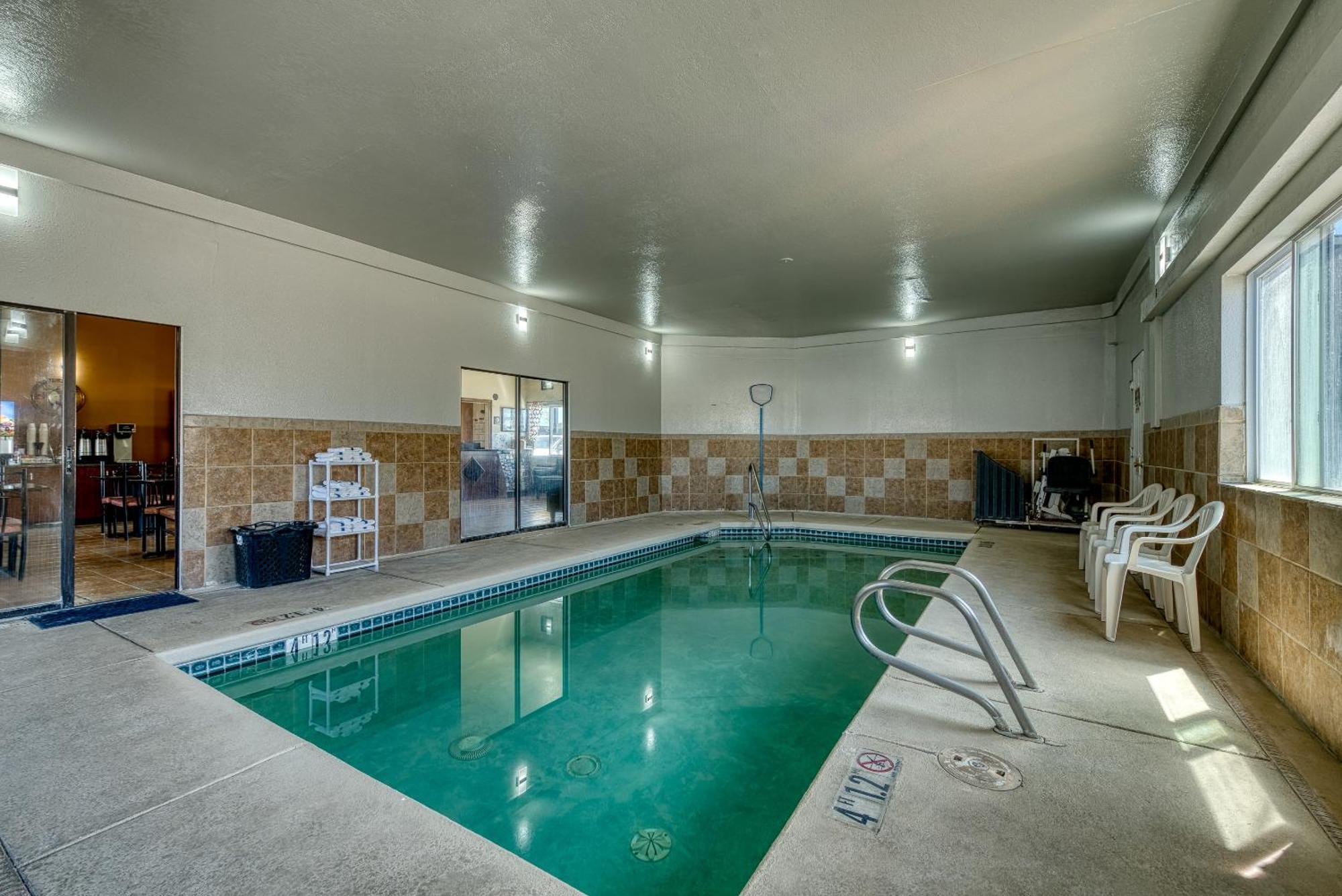 Super 8 By Wyndham Alamosa Motel Exterior photo