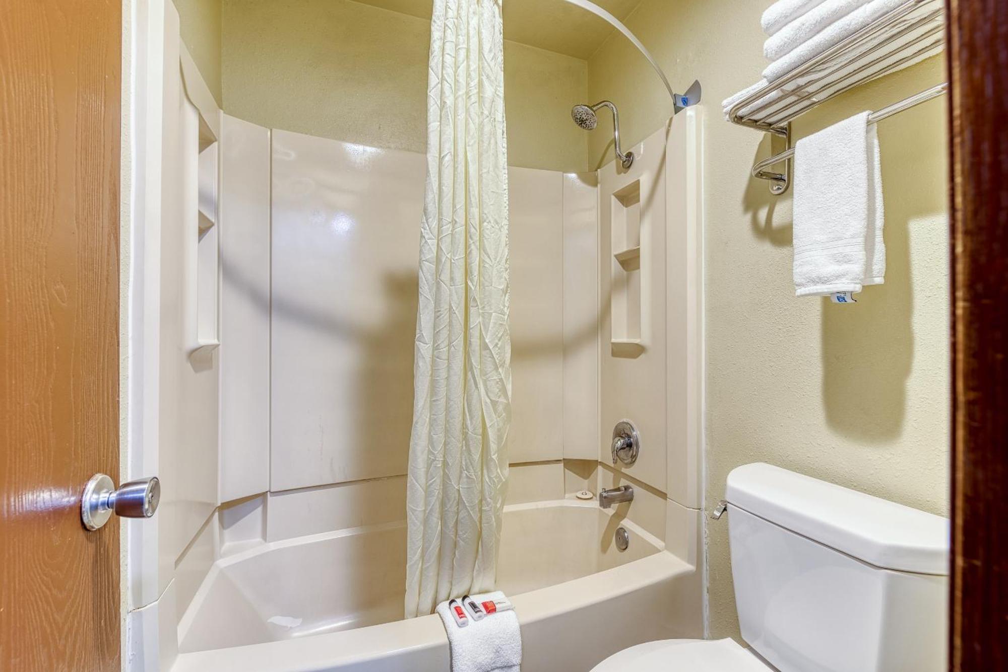 Super 8 By Wyndham Alamosa Motel Room photo