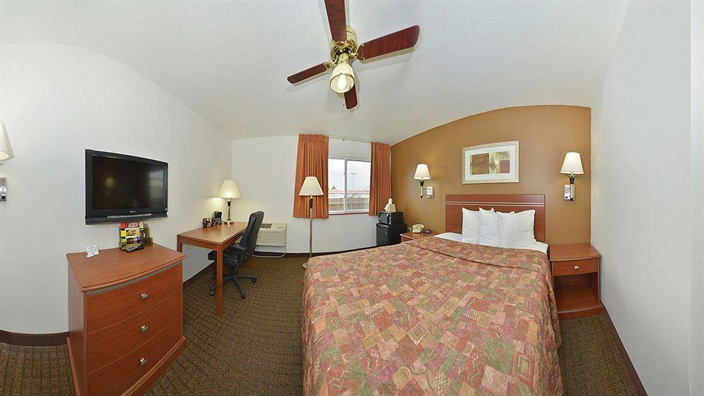 Super 8 By Wyndham Alamosa Motel Exterior photo